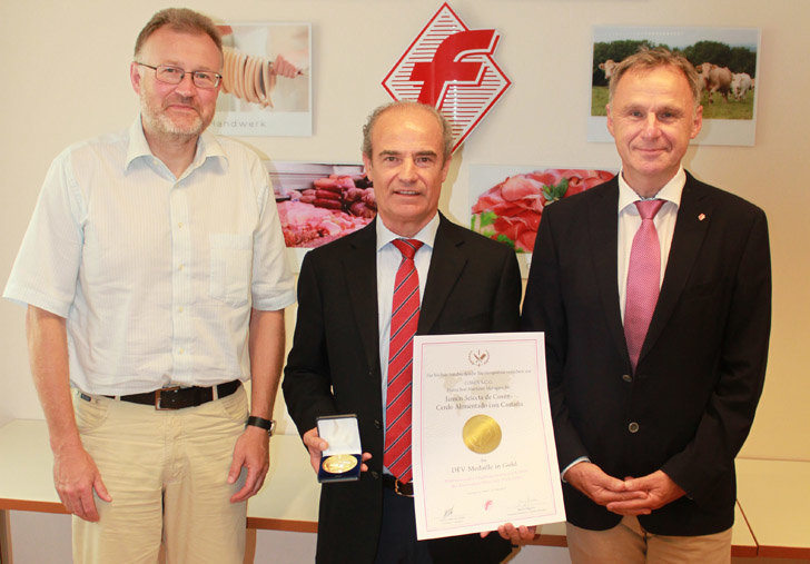 Reinhard von Stoutz, director de la Asociación Alemana de Profesionales Cárnicos; Emilio Rial, director general de Coren; y Wolfgang Lutz, director de IFFA.