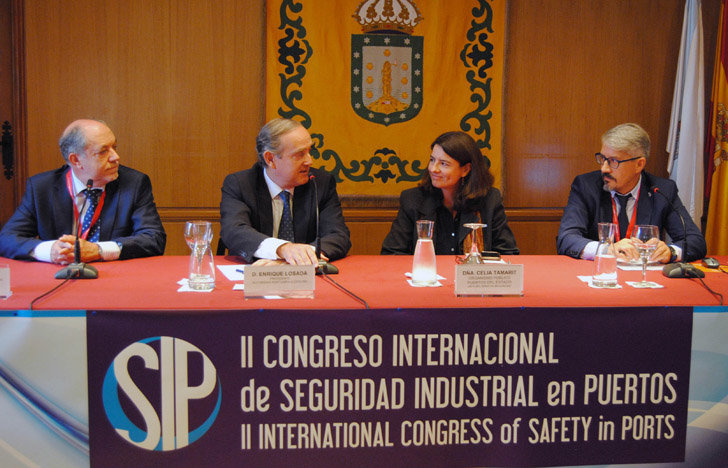 Autoridaes en la apertura del II Congreso de Seguridad Industrial en Puertos.