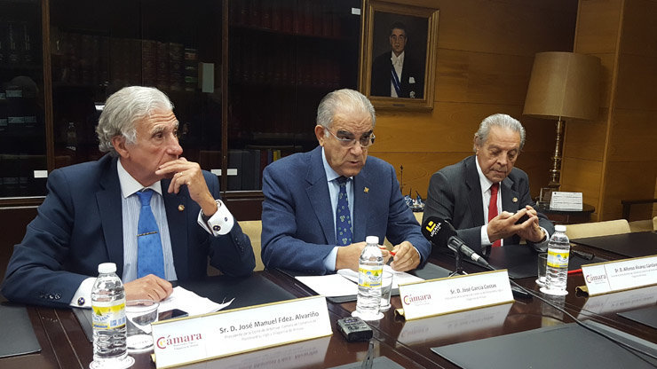 Fernández Alvariño, García Costas y Álvarez Gándara, en la presentación del I Foro de Arbitraje.