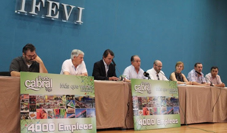 Promotores de la campaña en apoyo a Porto Cabral.
