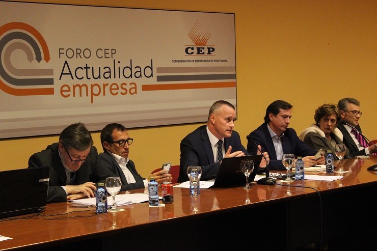 Miembros de la comisión permanente de la Confederación de Empresarios de Pontevedra.