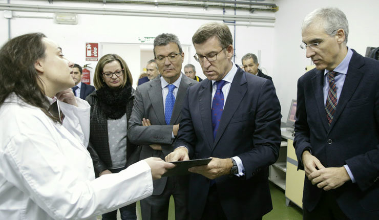Feijóo en su visita al Centro Tecnológico de la Pizarra, en Carballeda de Valdeorras.