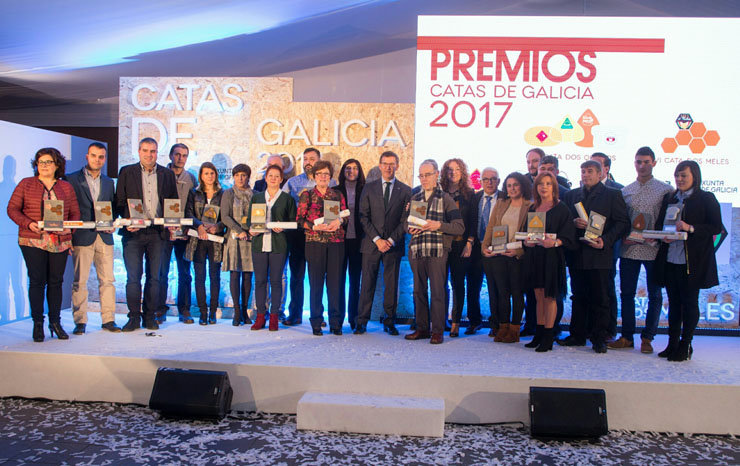 Foto de familia de los galardonados en las Catas de Galicia 2017.