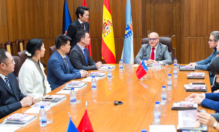 Manuel Baltar recibió en la Diputación de Ourense a la delegación china./A.PAZ.