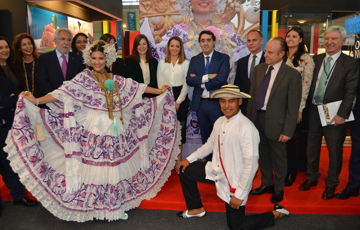 Delegación de Panamá con autoridades locales en la edición 2017 de Xantar.