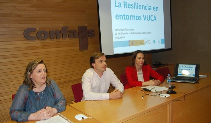 La charla sobre &#34;Resiliencia en entornos VUCA&#34; tuvo lugar en la sede de Confaes en Salamanca.