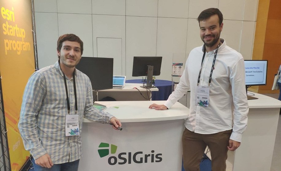 Jose Senande, CEO de oSIGris, y Rubén Mella, responsable de gestión y ventas.