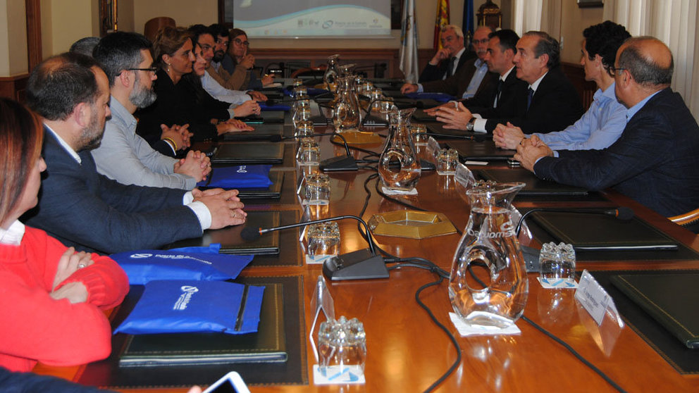 Representantes de Aeutransmer se reunieron con el presidente de la Autoridad Portuaria de A Coruña.