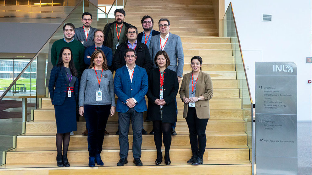 Delegación del Clúster TIC durante su visita al Laboratorio Ibérico Internacional de Nanotecnología.