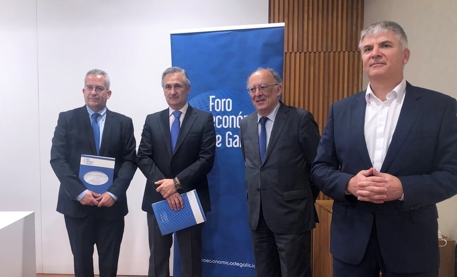 Patricio Sánchez, José Francisco Armesto, Fernando González Laxe y Santiago Lago Peñas presentaron el informe de coyuntura socioecónomica de Galicia.