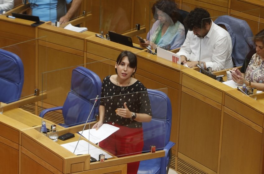 A conselleira María Jesús Lorenzana, no Parlamento galego.
