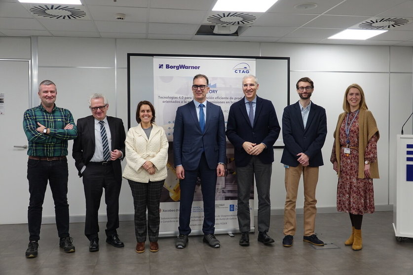Representantes de BorgWarner Vigo, CTAG y la Xunta en la presentación de las conclusiones de efiFACTORY.