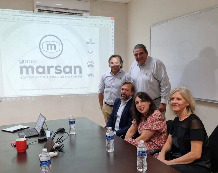 La conselleira de Economía, Industria e Innovación, María Jesús Lorenzana, visitó las instalaciones de la compañía Carrocerías Halcón, del Grupo Marsan, en el marco de la misión comercial a Mexico.