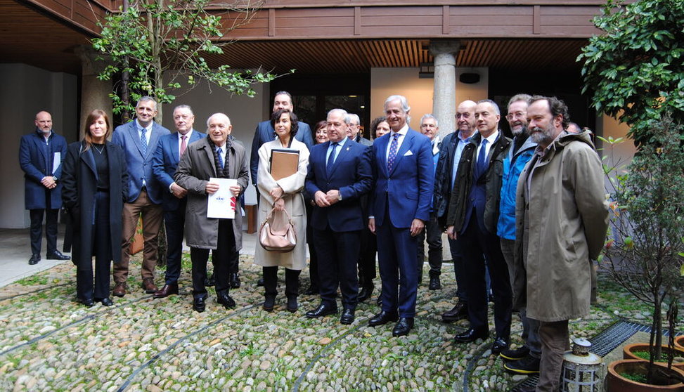Participantes en el foro  "Impulso del Desarrollo Empresarial de la Provincia de Lugo" organizado por la CEL en Monforte.