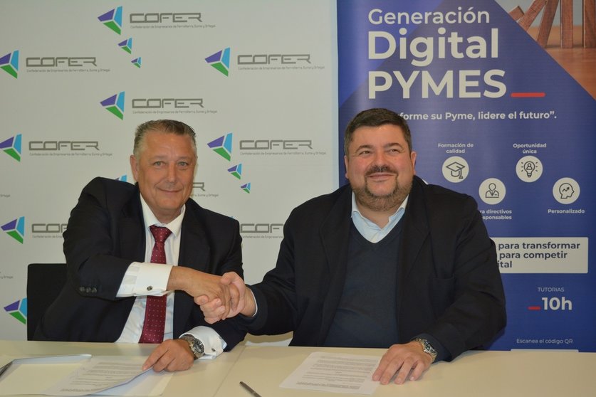 Venancio Salcines, en representación de ef Business School y Cesuga, y Cristóbal Dobarro, por parte de Cofer, firmaron el acuerdo de colaboración.