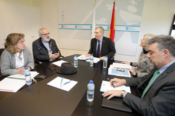 El conselleiro de Economía en la reunión con el secretario general de CCOO Galicia./C.P.
