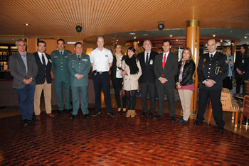 Recepción en el &#34;Zuiderman&#34; a representantes de la Autoridad Portuaria, Ayuntamiento de A Coruña y Fuerzas y Cuerpos de Seguridad.