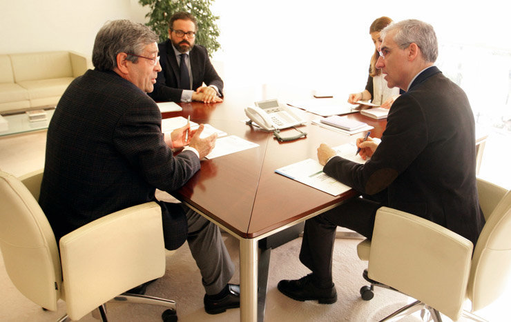 José María Seijas, Luis Fernández, Sol Vázquez y Francisco Conde, en la reunión./C.PAZ.