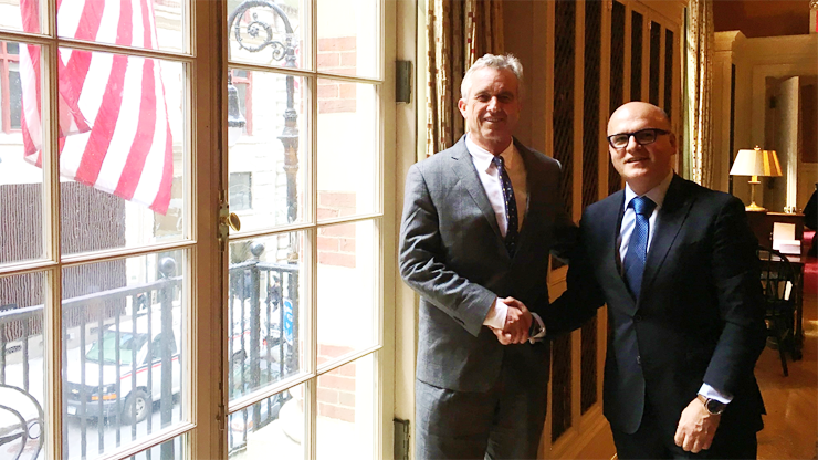 El presidente de la Diputación de Ourense se entrevistó con Robert Keneddy Jr. en una reciente visita en Nueva York.