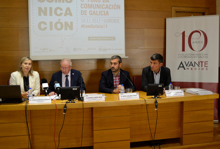 Emma González, Manuel Doval, , en la presentación del 5º Foro da Comunicación.