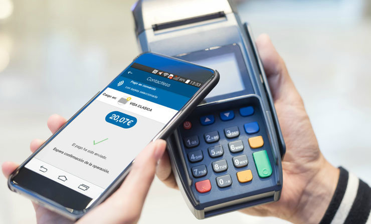 El sistema permite pagar directamente con el móvil en aquellos establecimientos que admitan tarjetas contactless.
