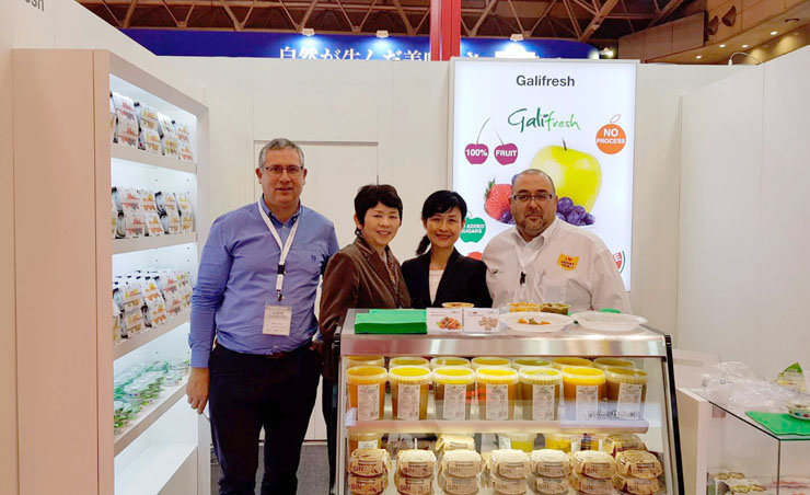 Ramón Navarro y Eusebio Méndez en el stand de Galifresh en Foodex Japan.