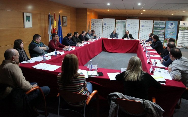 El director xeral de Mobilidade de la Xunta presidió la reunión de trabajo en el recinto ferial de Silleda.