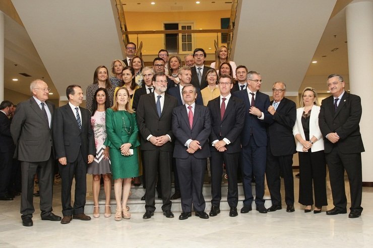 Foto de las autoridades y los socios del Círculo de Empresarios de Galicia.