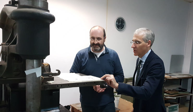 Francisco Conde visitou en Vigo o obradoiro artesán Pino Encuadernaciones.