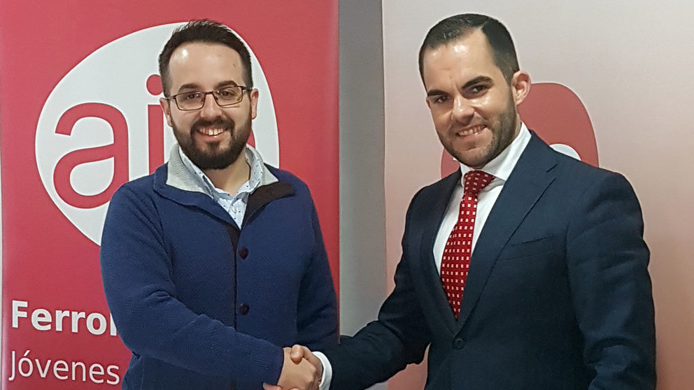 El acuerdo ha sido suscrito por el presidente de AJE Ferrolterra, Luis González Rey y el presidente de la Agrupación de jóvenes abogados de Ferrolterra, Alejandro Seoane Pedreira.