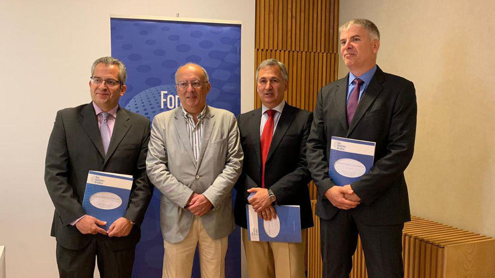 Los integrantes del Foro Económico Patricio Sánchez, Fernando González Laxe, José Armesto y Santiago Lago.