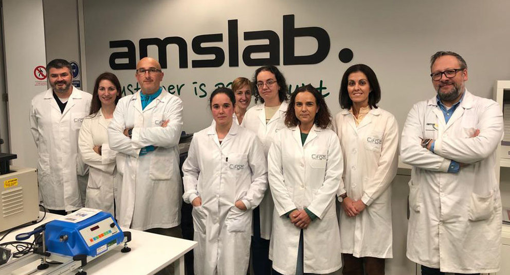 El equipo de Laboratorios con Manuel Lolo, director de AMSlab (der.).