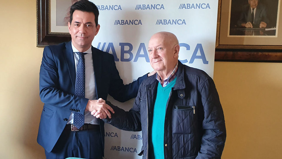Manuel Romero, director de Abanca e Manuel Álvarez, presidente de ATAVE.