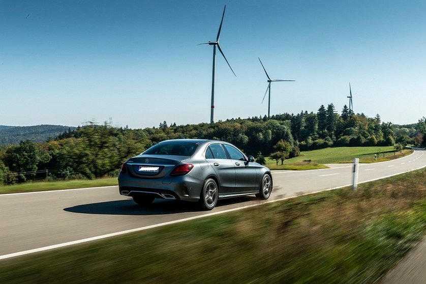 Los nuevos motores Mercedes, construidos con la eficiencia energética como uno de sus principios inspiradores, impulsarán los nuevos modelos y las revisiones de sus clásicos,