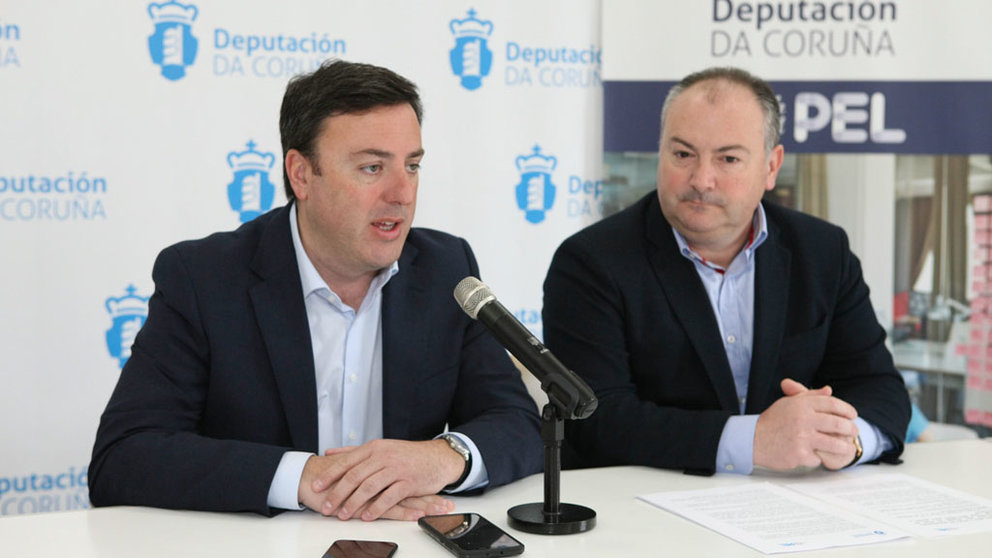 Valentín González e José Ramón Riobóo presentaron as axudas do Plan de Emprego Local 2020 da Deputación da Coruña.