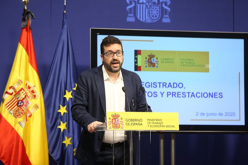 El secretario de Estado de Empleo y Economía Social, Joaquín Pérez, presentando los datos del paro en mayo.