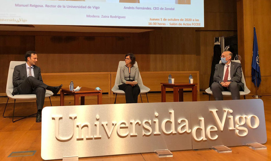 Debate entre Andrés Fernández, CEO de Zendal, y el rector de la Uvigo, Manuel Reigosa, moderados por Zaira González.