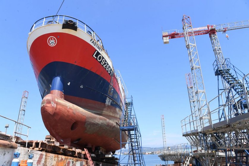 La actividad de reparación de buques regresa a los varaderos de Oza, en A Coruña.