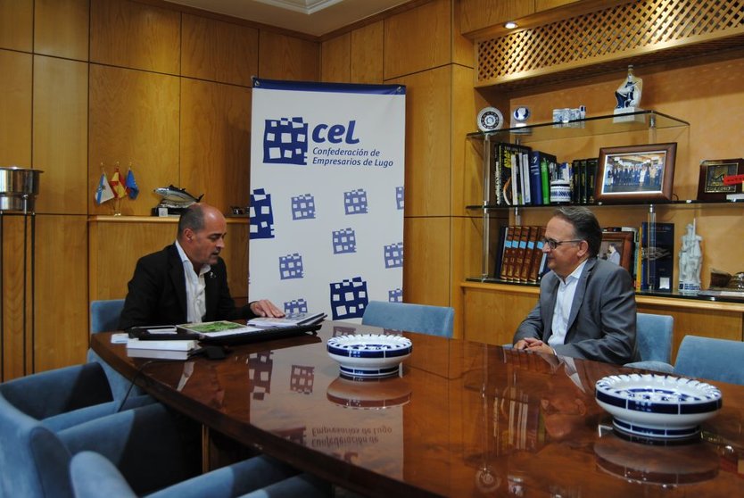 El secretario general de la CEL, Jaime López, y el profesor de la USC Javier Bueno.