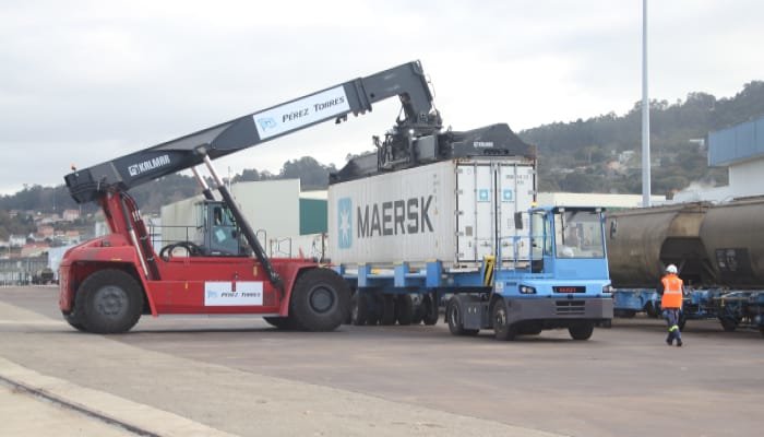 El servicio ferroviario de carga refrigerada de Maersk tarda día y medio en conectar Algeciras con el puerto de Marín./WEB APMARÍN.