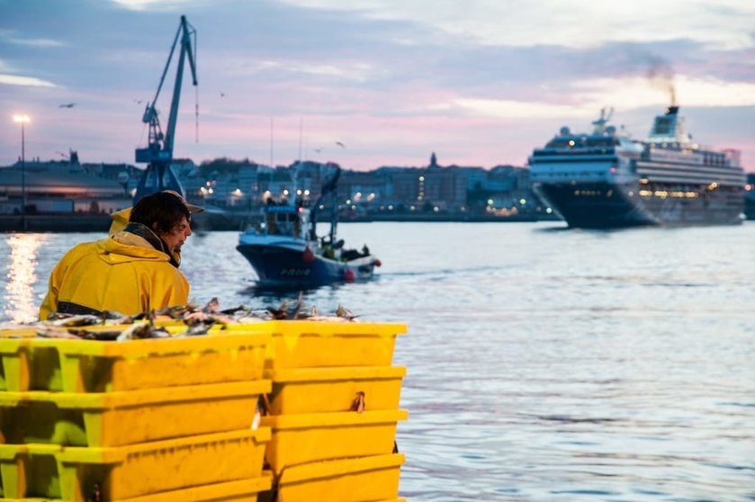 La estrategia de economía azul del Puerto de A Coruña  buscará el desarrollo socioeconómico sostenible de sectores como la pesca o el turismo de cruceros.