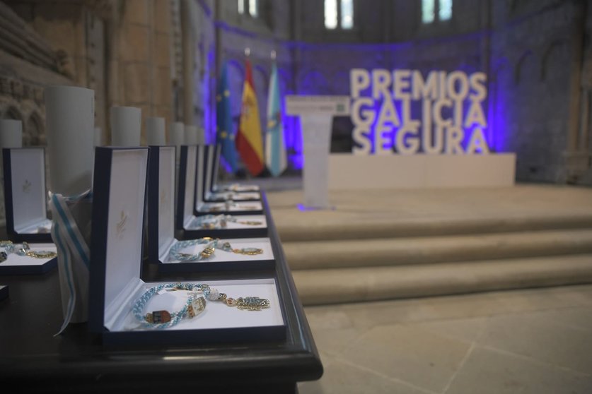 Insignias de los Premios Galicia Segura.