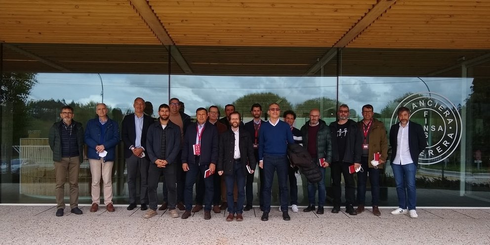 Miembros de empresas asociadas al Clúster del Granito visitaron las instalaciones de Finsa en Santiago.