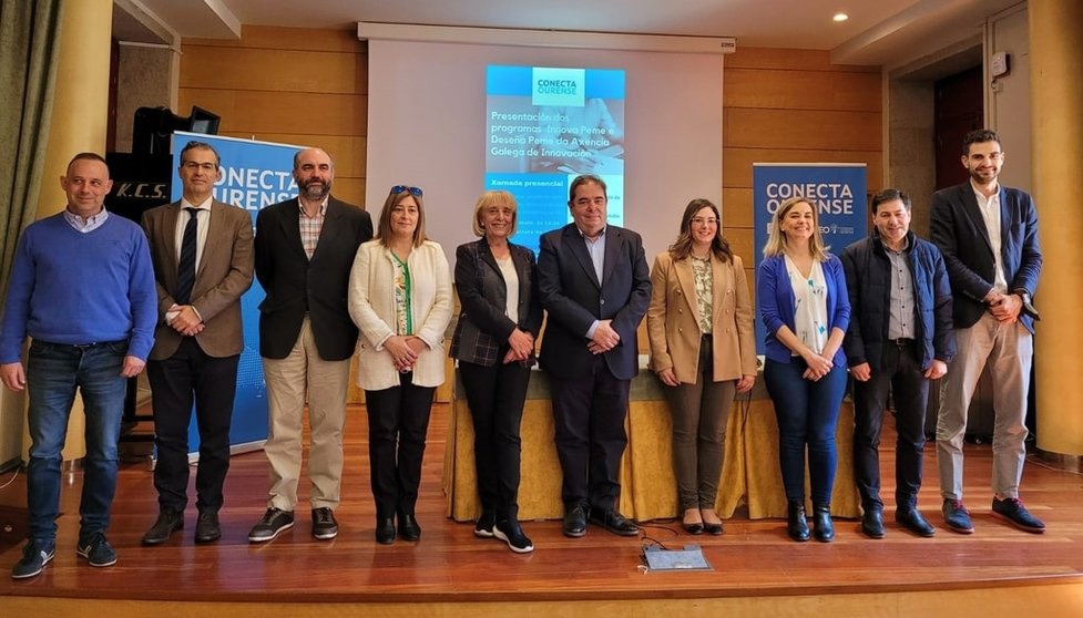 Representantes da Axencia Galega de Innovación, da Confederación Empresarial de Ourense e o alcalde de Verín, na xornada de presentación de InnovaPeme e DeseñaPeme.