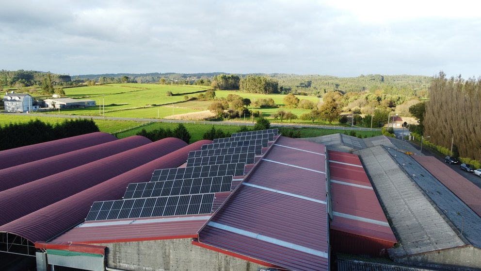 Grille cuenta con una planta fotovoltaica de 38 kWp en su granja de Mazaricos.