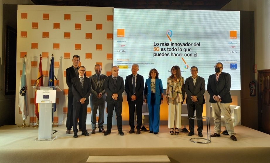 Autoridades en la presentación del blance de los pilotos de 5G desarrollados por Orange en Galicia.