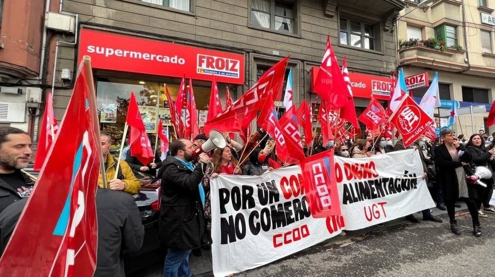Una concentración de protesta en el marco de las negociaciones del convenio colectivo del sector del comercio coruñés.
