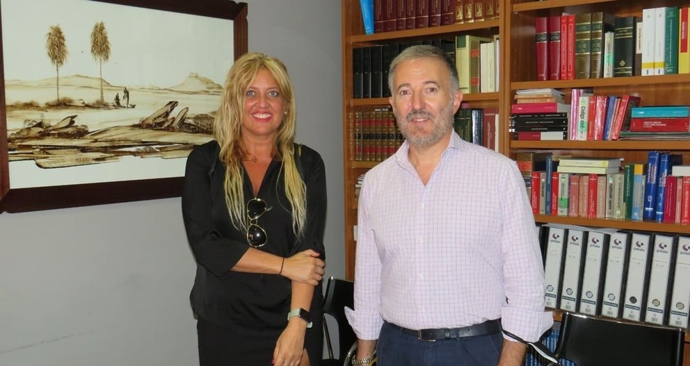 La gerente de SEA, Beatriz Sestayo, y el responsable de Lincold Ibérica, Daniel Figueroa.