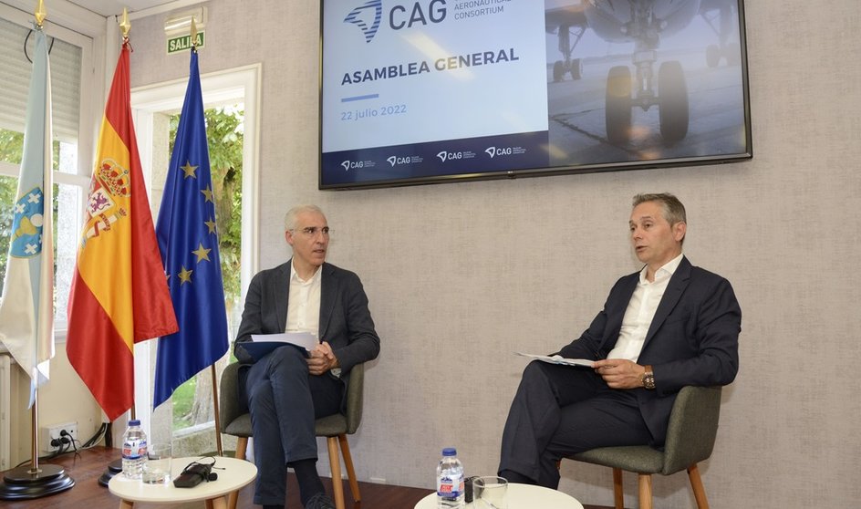 Francico Conde y Enrique Mallón en la clausura de la asamblea del Consorcio Aeronáutico Gallego.