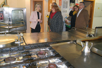 Covadonga Toca visitó el centro de empleo de Aixiña en Ourense./M.R.